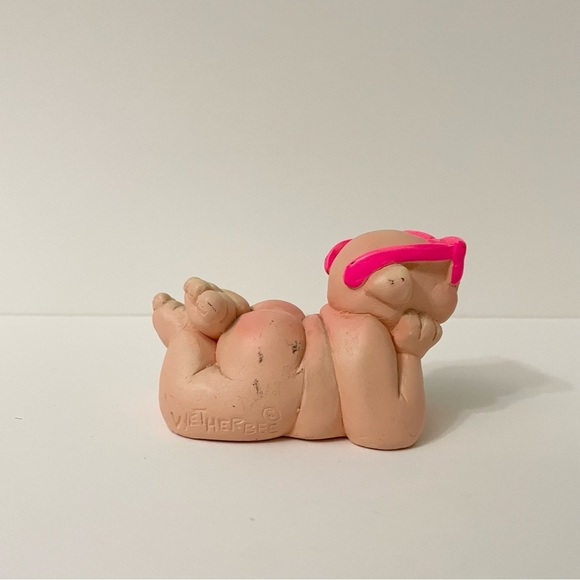 Vintage Wetherbee Pig Figurine Sun Bathing Figure - Picture 14 of 14